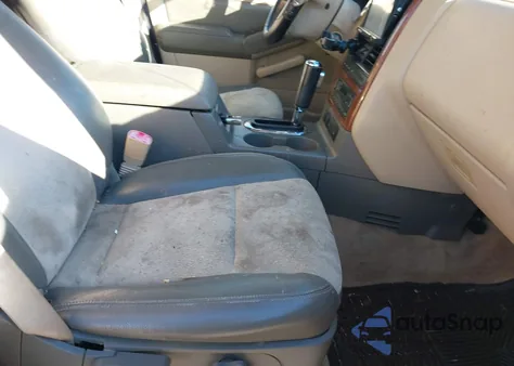 2006 Ford Explorer Eddie Bauer из США, поврежденный, VIN 1FMEU64E36UA50939